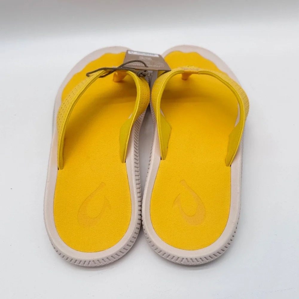 OluKai Ulele Sandals Mens 10 Yellow Hibiscus Flip Flop Thong